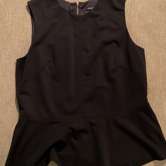 Le chateau Tops - CLOTHING $5